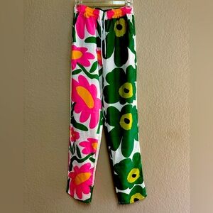 Beautiful Print Pants - medium